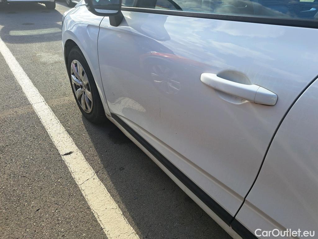  Renault  Clio RENAULT  / 2019 / 5P / berlina con portón Business TCe 67 kW (90CV) #5