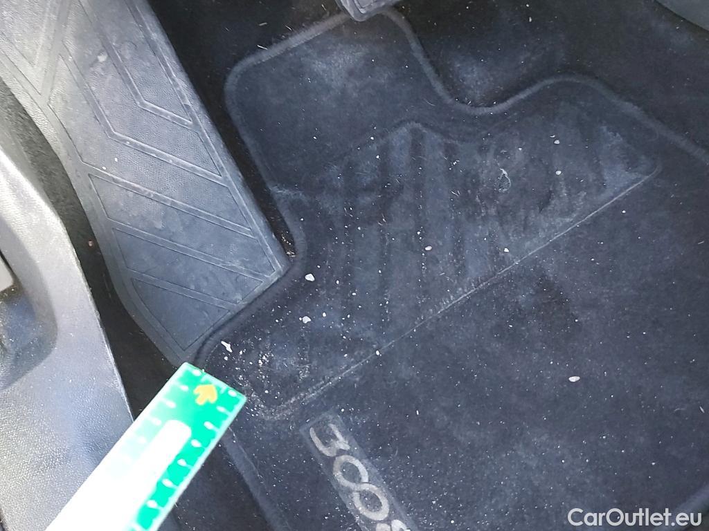  Peugeot  3008 PEUGEOT  / 2016 / 5P / todoterreno 1.5 BlueHDi 96kW (130CV) S&S Active EAT8 #28