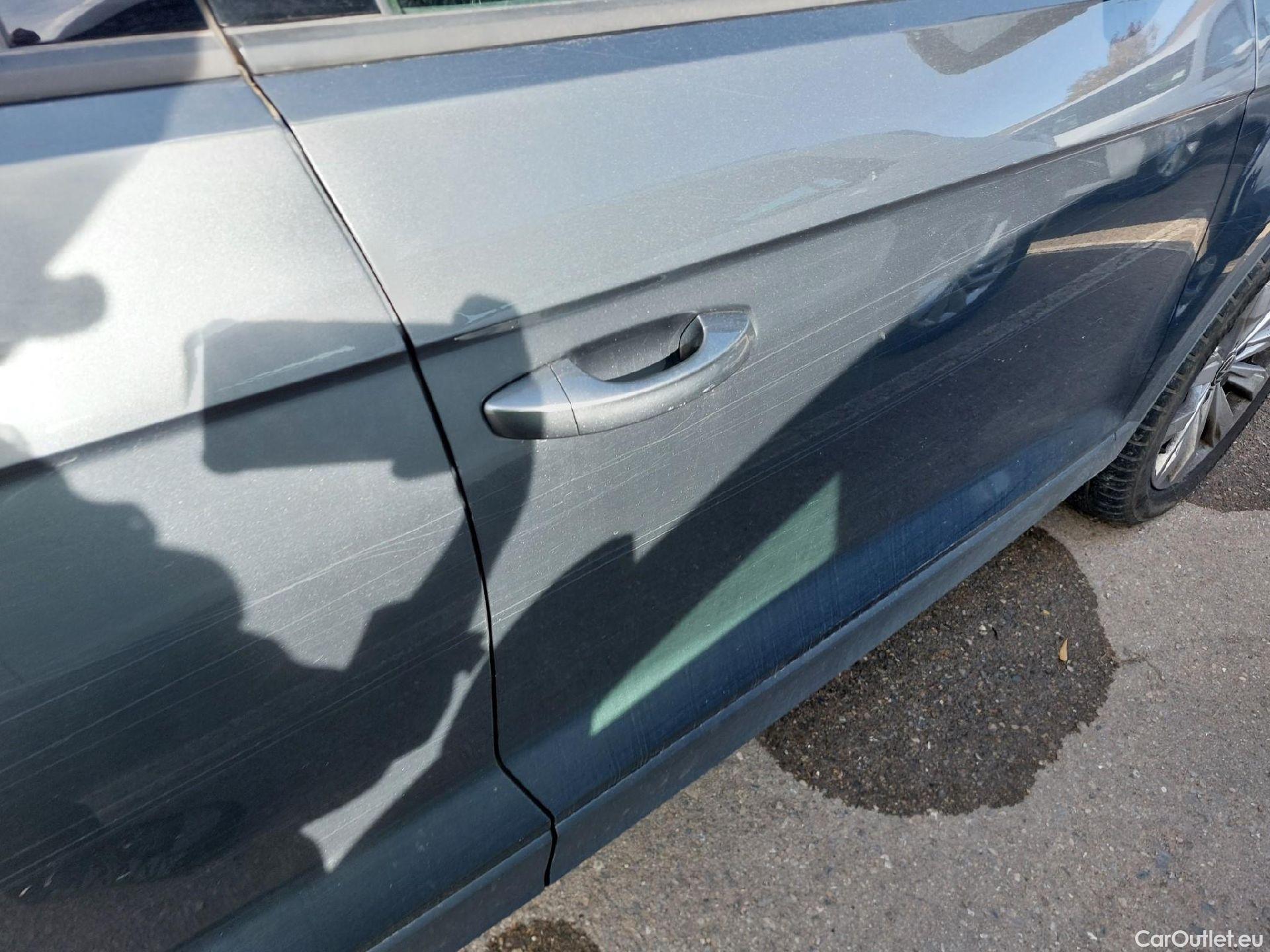  Volkswagen  T-ROC VOLKSWAGEN  / 2017 / 5P / todoterreno Advance 2.0 TDI 110kW (150CV) DSG (AC2) #19