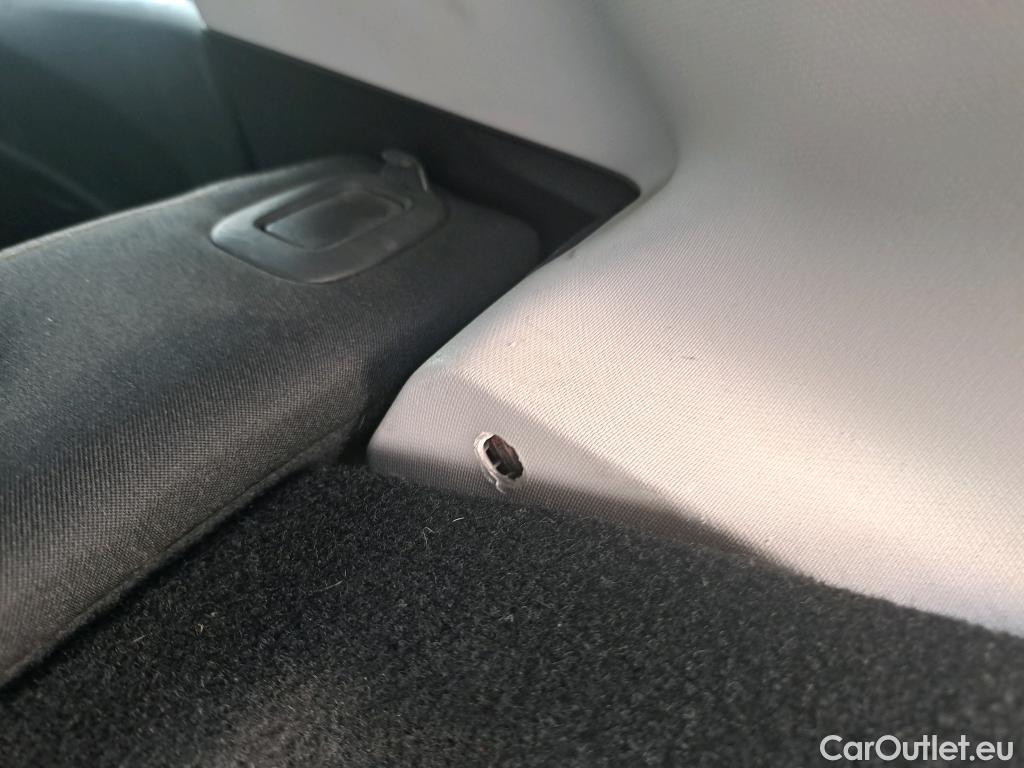  Renault  Clio RENAULT  / 2019 / 5P / berlina con portón Business TCe 67 kW (90CV) #25