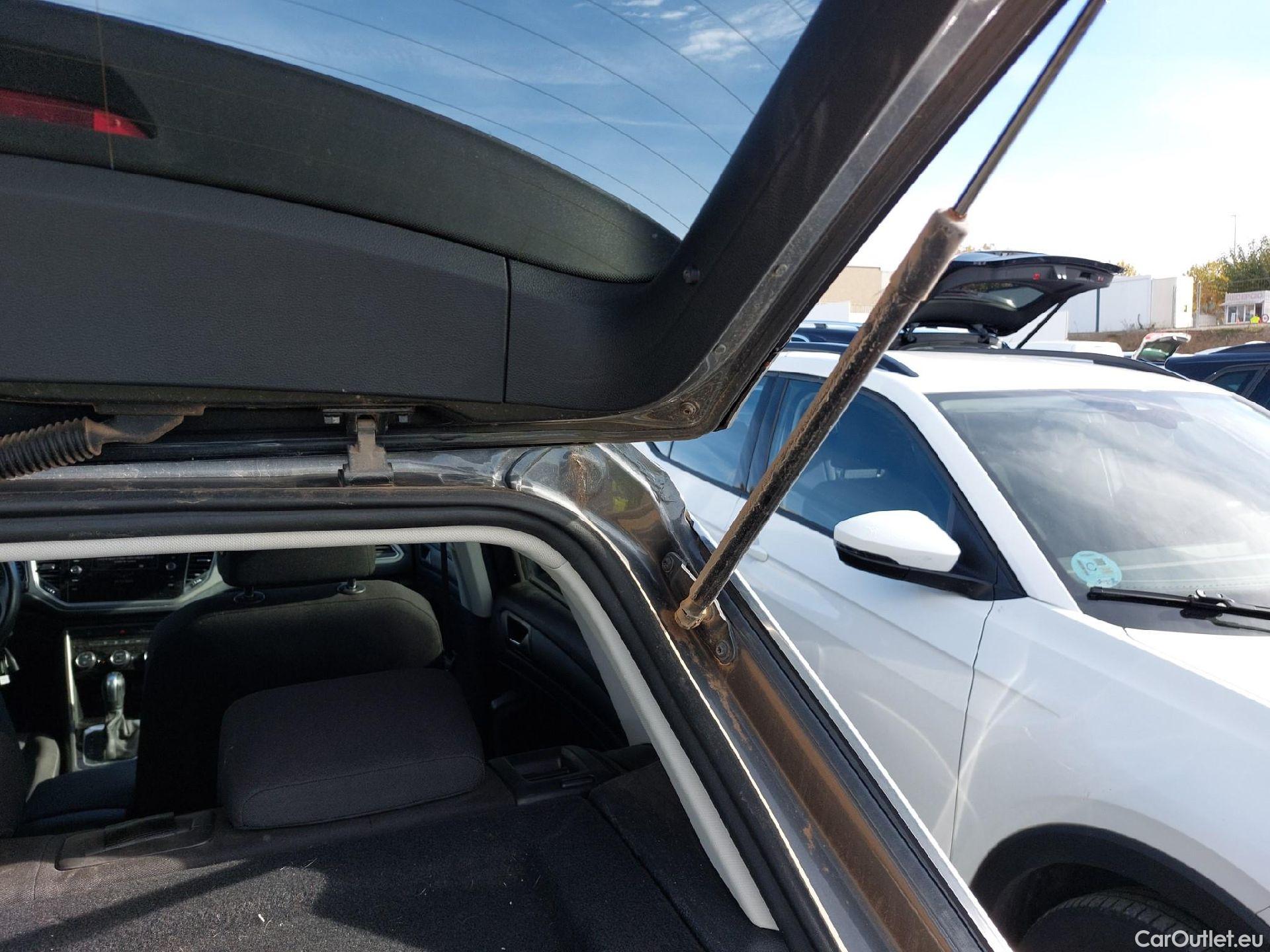  Volkswagen  T-ROC VOLKSWAGEN  / 2017 / 5P / todoterreno Advance 2.0 TDI 110kW (150CV) DSG (AC2) #1