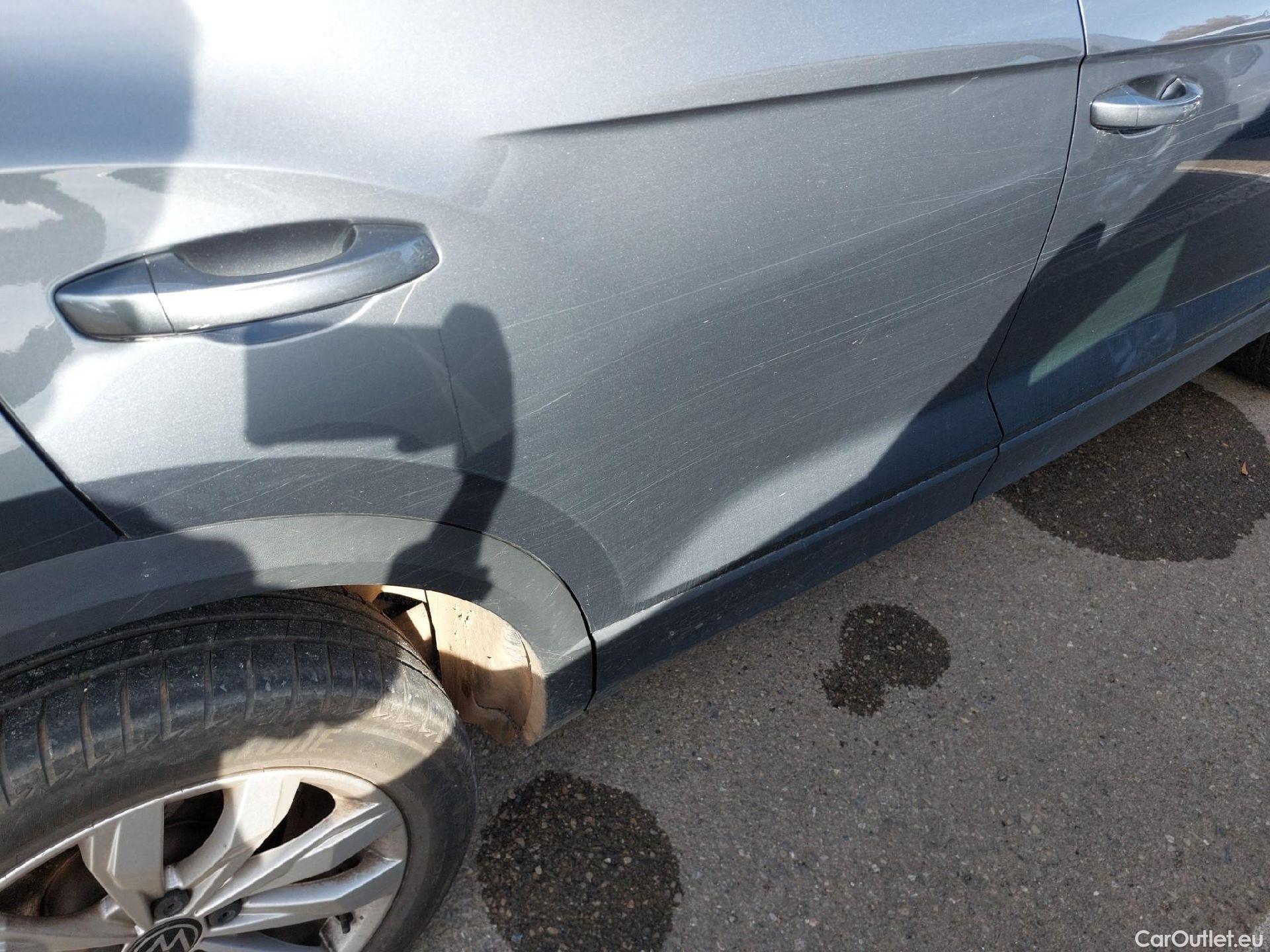  Volkswagen  T-ROC VOLKSWAGEN  / 2017 / 5P / todoterreno Advance 2.0 TDI 110kW (150CV) DSG (AC2) #18