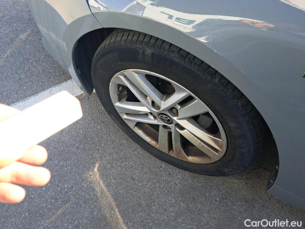  Toyota  Corolla TOYOTA  / 2019 / 5P / familiar 1.8 125H ACTIVE TECH E-CVT TOU SPORT #15