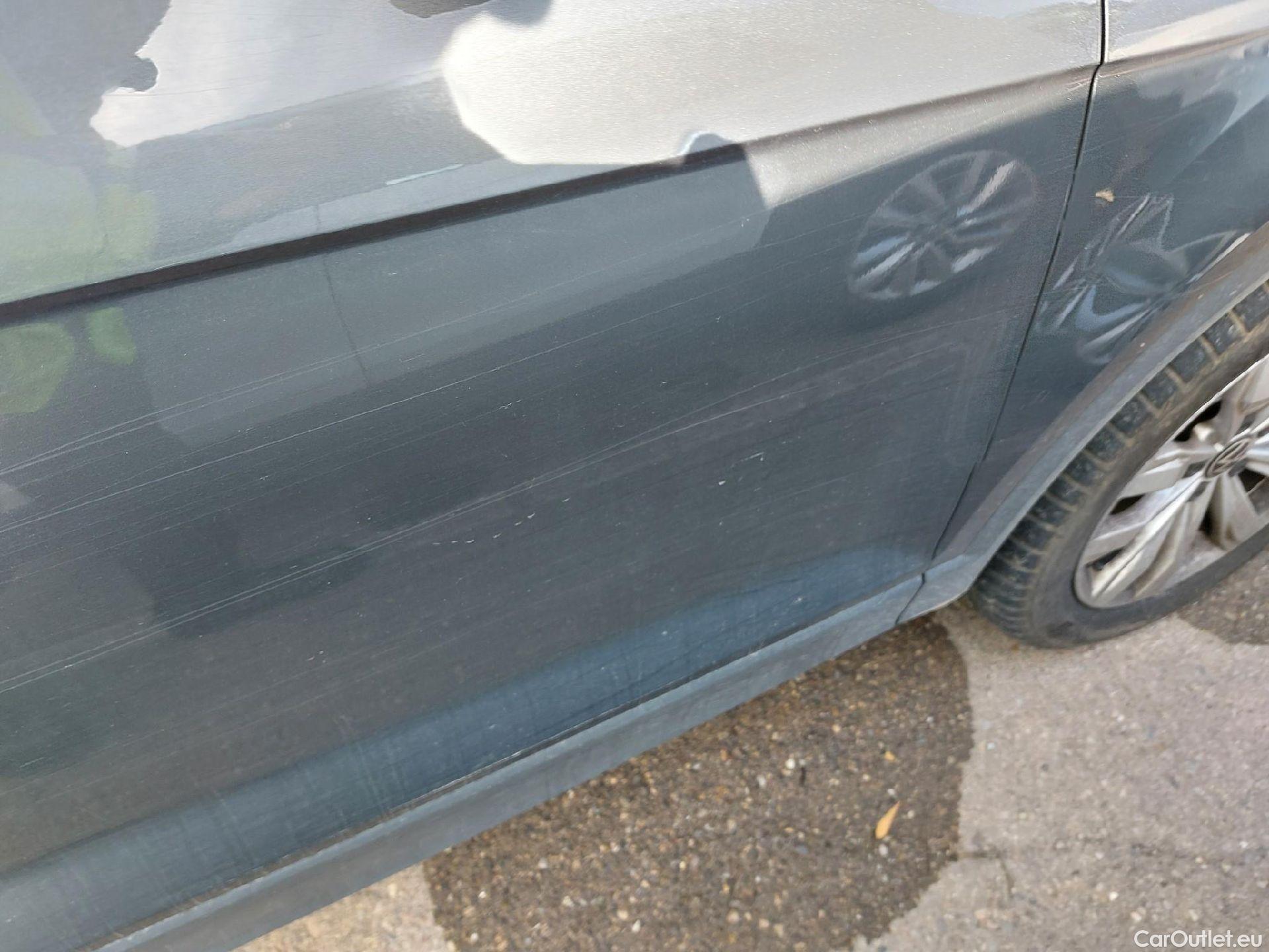  Volkswagen  T-ROC VOLKSWAGEN  / 2017 / 5P / todoterreno Advance 2.0 TDI 110kW (150CV) DSG (AC2) #21