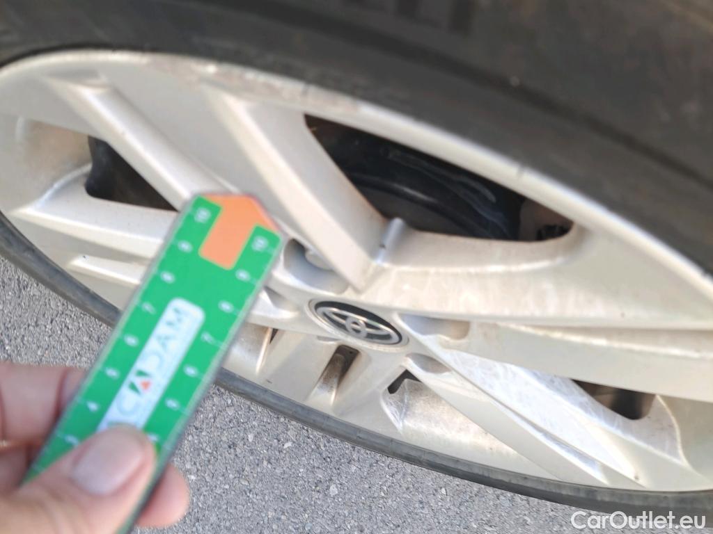  Toyota  Corolla TOYOTA  / 2019 / 5P / familiar 1.8 125H ACTIVE TECH E-CVT TOU SPORT #14