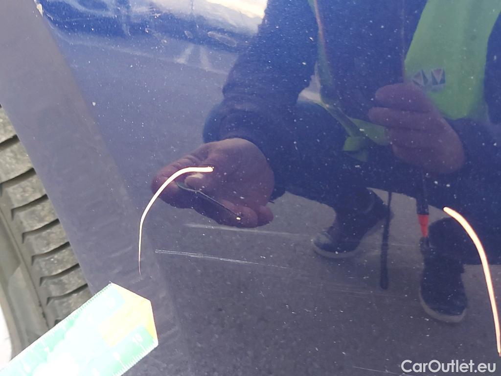  Volkswagen  Golf  VOLKSWAGEN / 2020 / 5P / berlina con portón Life 2.0 TDI 85kW (115CV) #24