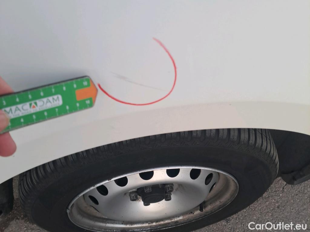  Fiat  Doblo FIAT Doblò Cargo/2015/3P/furgón derivado de turismo Cargo Base Plus 1.3 Mjet 70kW (95CV) #29