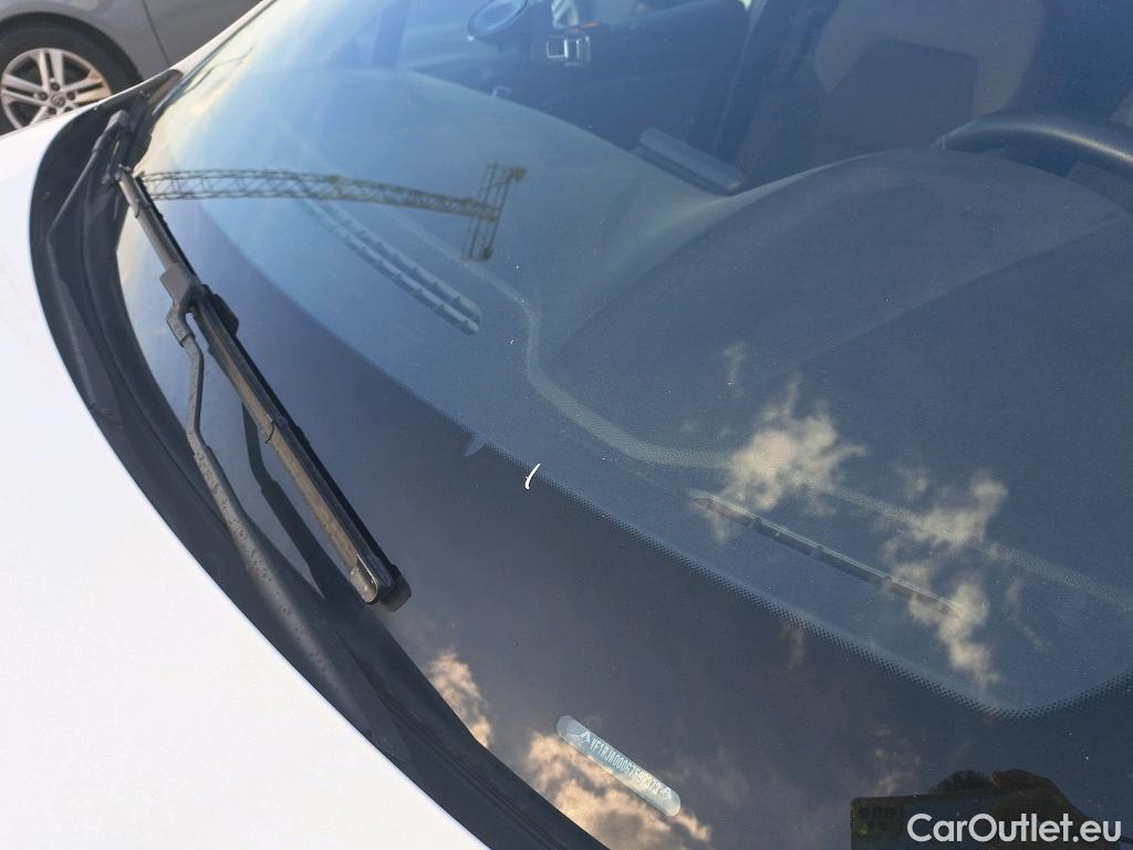  Renault  Clio RENAULT  / 2019 / 5P / berlina con portón Business TCe 67 kW (90CV) #43