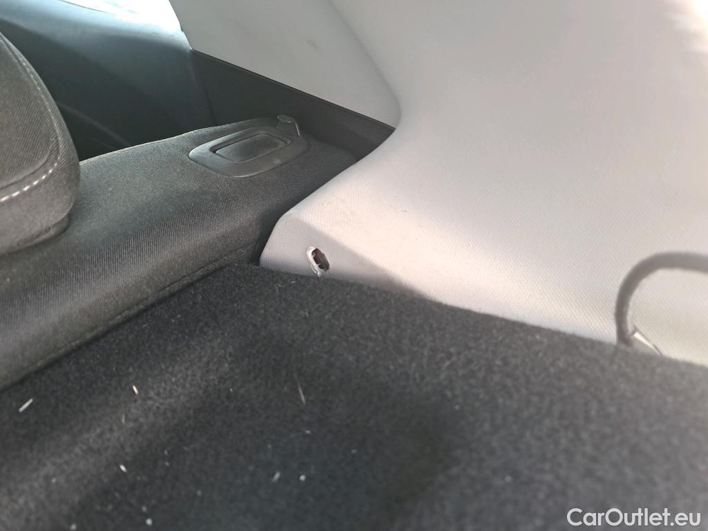  Renault  Clio RENAULT  / 2019 / 5P / berlina con portón Business TCe 67 kW (90CV) #24