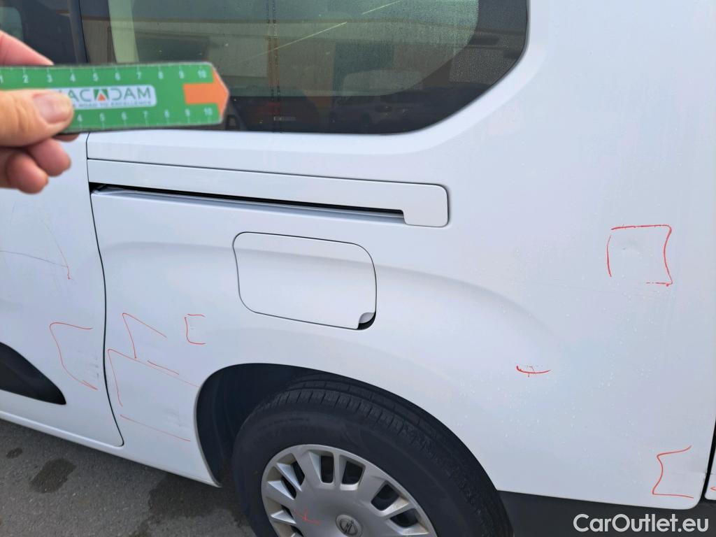  Opel  Combo OPEL  Life / 2018 / 5P / monovolumen 1.5 TD 75kW (100CV) S/S Expression XL #3