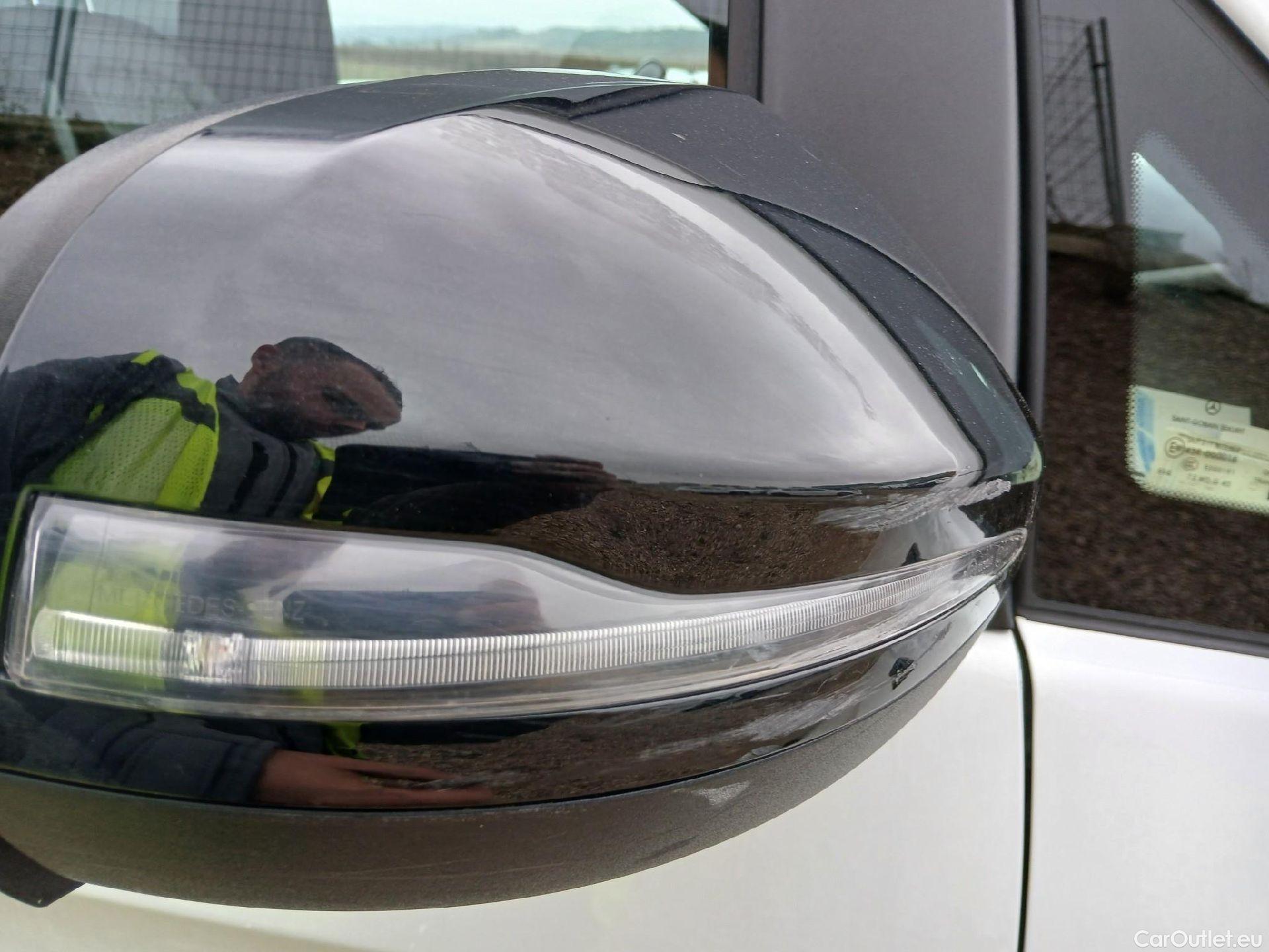  Mercedes  EQV  -Clase  300 Largo (447.813) 90kWh #37