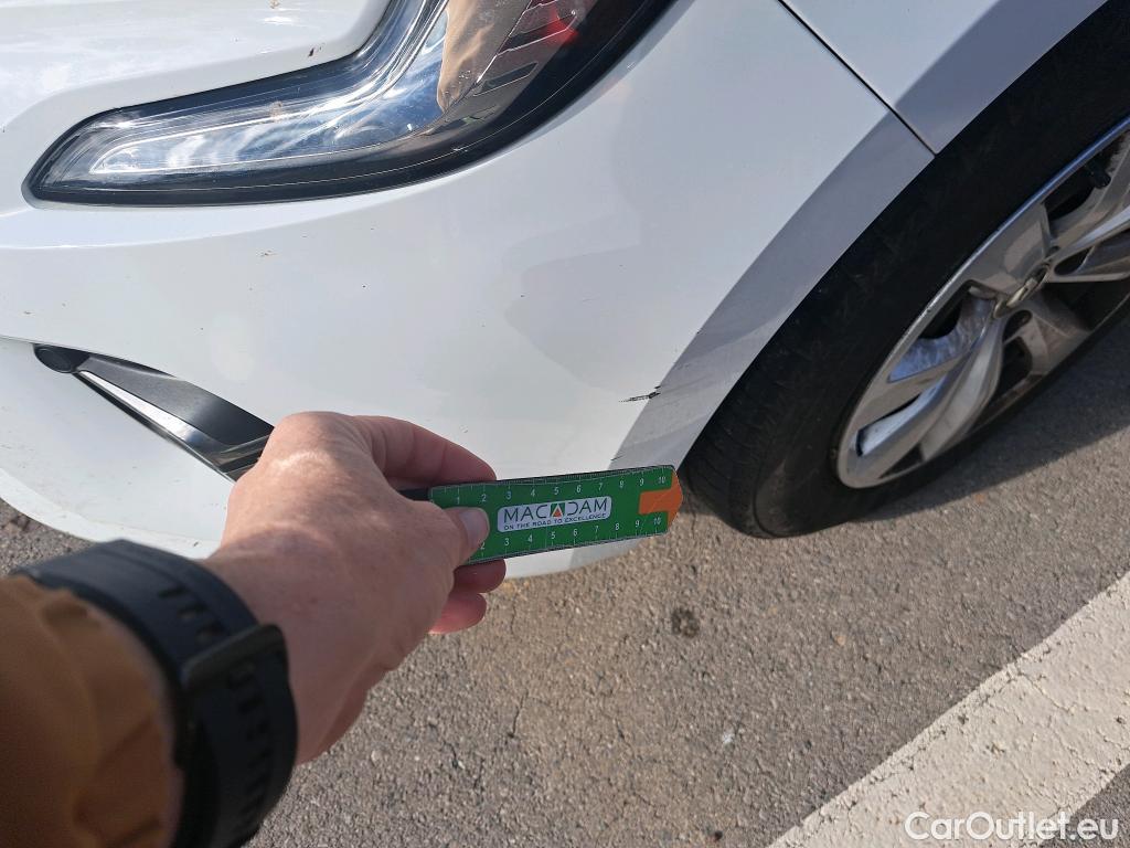  Renault  Clio RENAULT  / 2019 / 5P / berlina con portón Business TCe 67 kW (90CV) #30