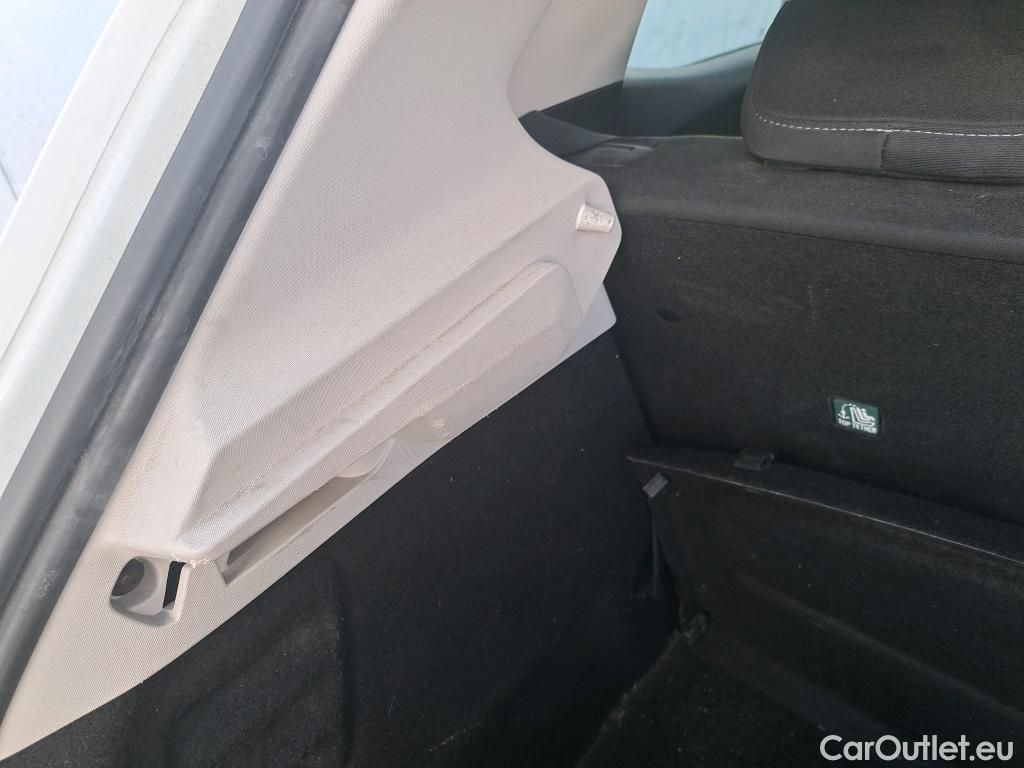  Renault  Clio RENAULT  / 2019 / 5P / berlina con portón Business TCe 67 kW (90CV) #26