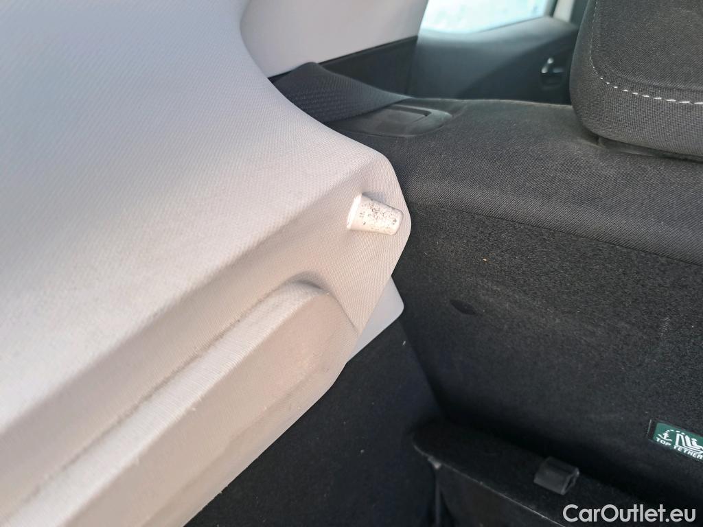  Renault  Clio RENAULT  / 2019 / 5P / berlina con portón Business TCe 67 kW (90CV) #27