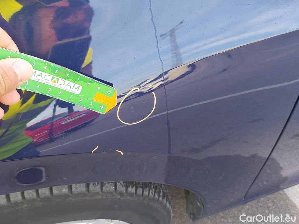  Volkswagen  Golf  VOLKSWAGEN / 2020 / 5P / berlina con portón Life 2.0 TDI 85kW (115CV) #10