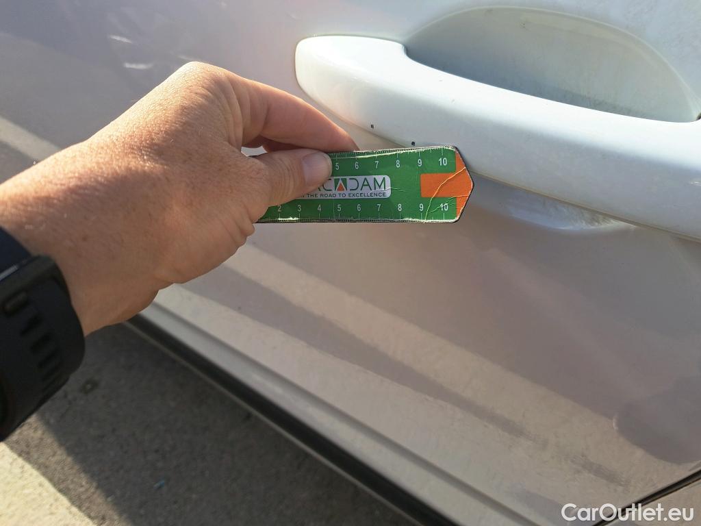  Renault  Clio RENAULT  / 2019 / 5P / berlina con portón Business TCe 67 kW (90CV) #40