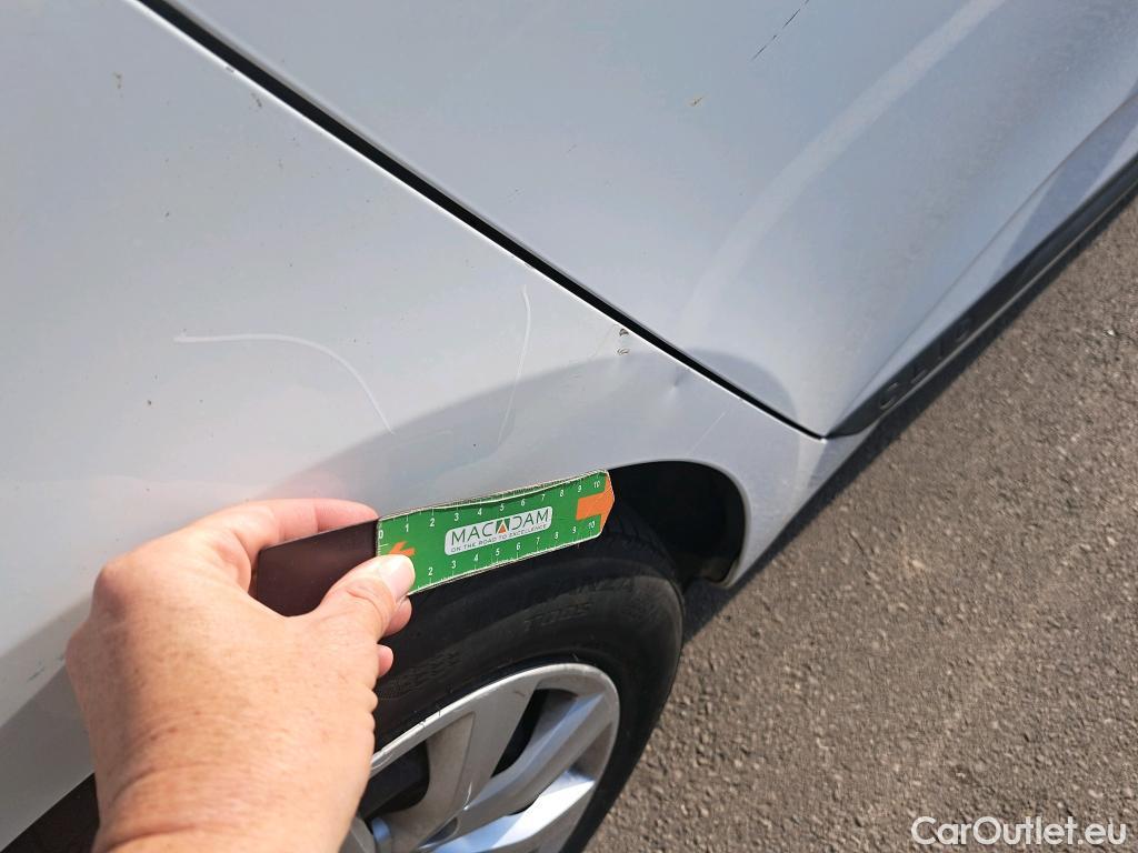  Renault  Clio RENAULT  / 2019 / 5P / berlina con portón Business TCe 67 kW (90CV) #13