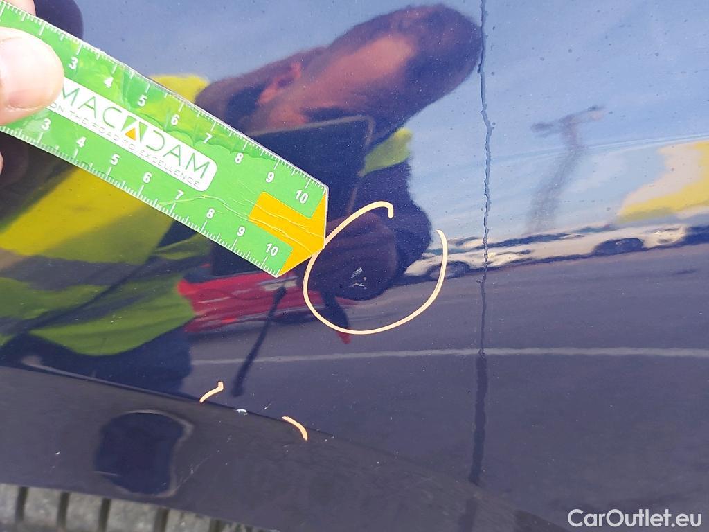  Volkswagen  Golf  VOLKSWAGEN / 2020 / 5P / berlina con portón Life 2.0 TDI 85kW (115CV) #11