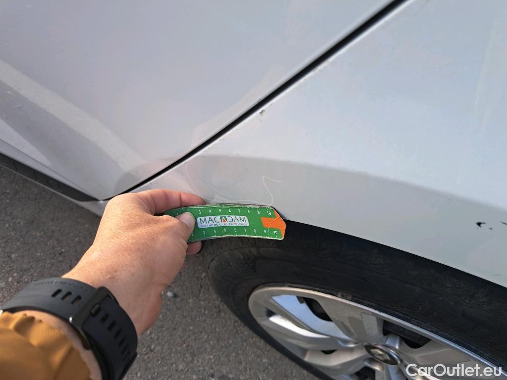  Renault  Clio RENAULT  / 2019 / 5P / berlina con portón Business TCe 67 kW (90CV) #17