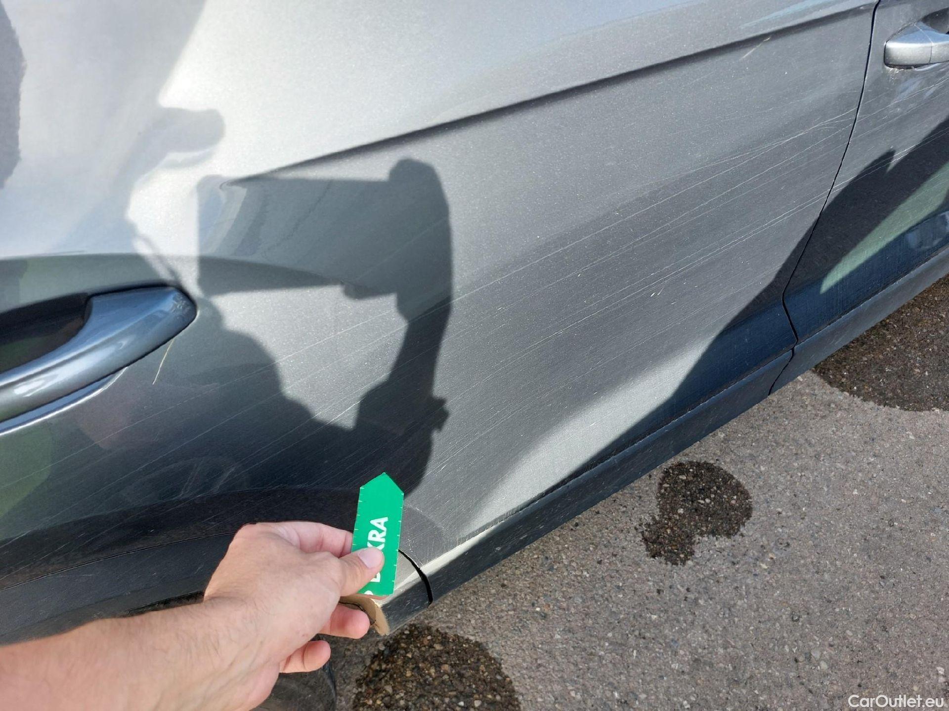  Volkswagen  T-ROC VOLKSWAGEN  / 2017 / 5P / todoterreno Advance 2.0 TDI 110kW (150CV) DSG (AC2) #17