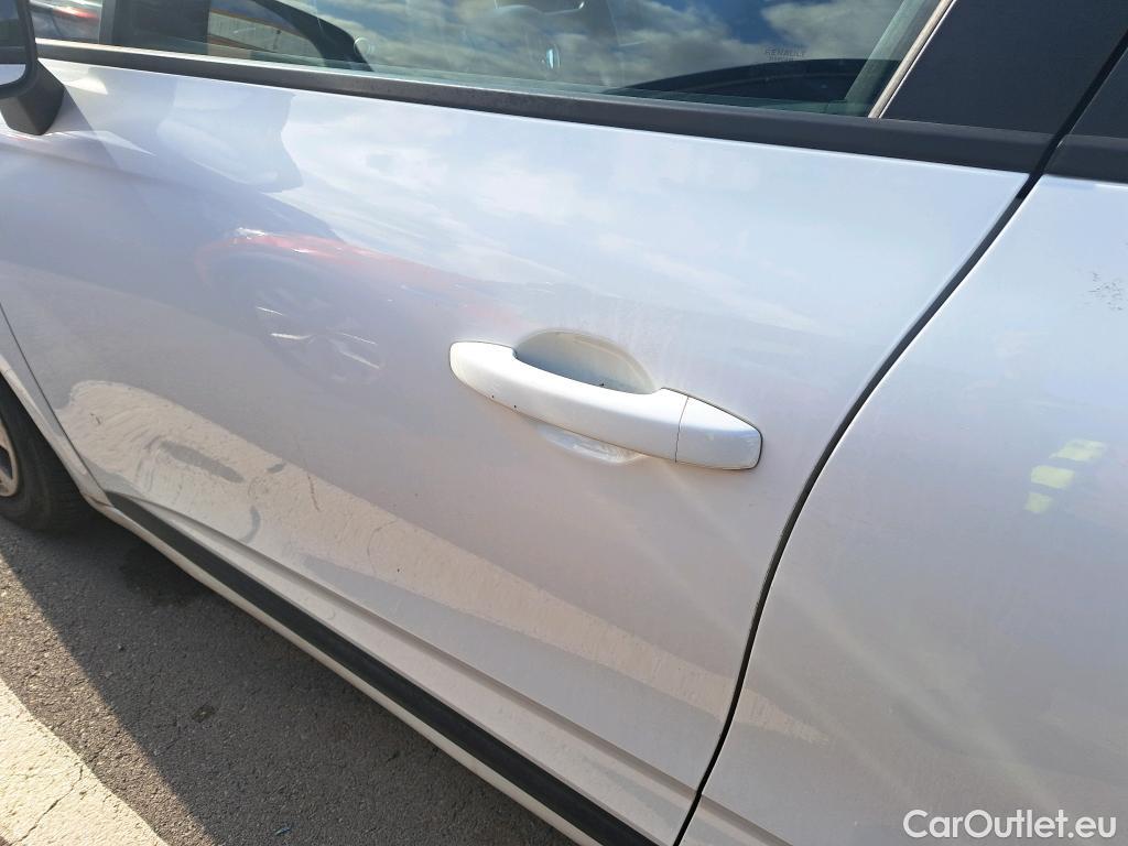  Renault  Clio RENAULT  / 2019 / 5P / berlina con portón Business TCe 67 kW (90CV) #39