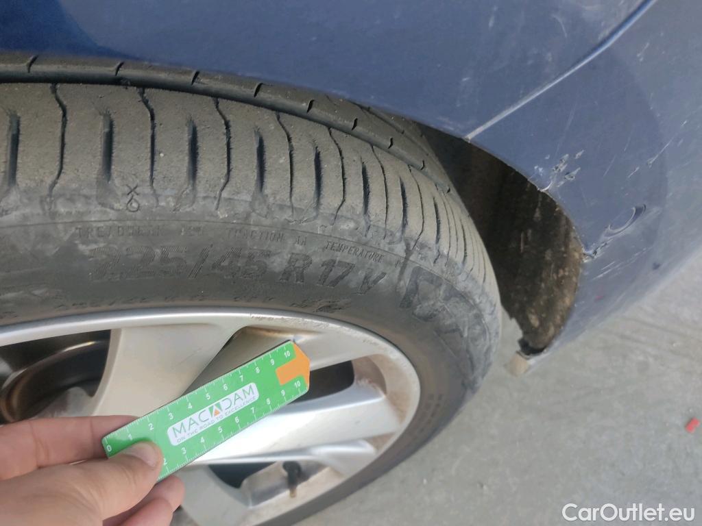  Opel  Astra OPEL  / 2019 / 5P / berlina con portón 1.2T SHT 96kW (130CV) GS Line #33