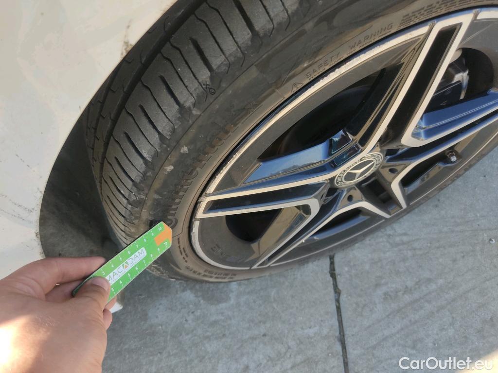  Mercedes  A-Klasse MERCEDES-BENZ Clase A / 2018 / 5P / berlina con portón A 250 e #2