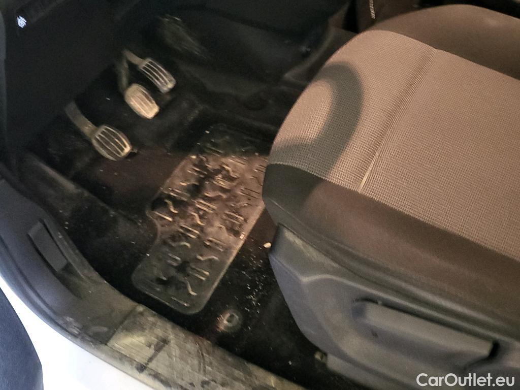  Citroen  Berlingo CITROEN  / 2018 / 5P / combi Talla M BlueHDi 100 S&S LIVE PACK (IND) (AC) #25