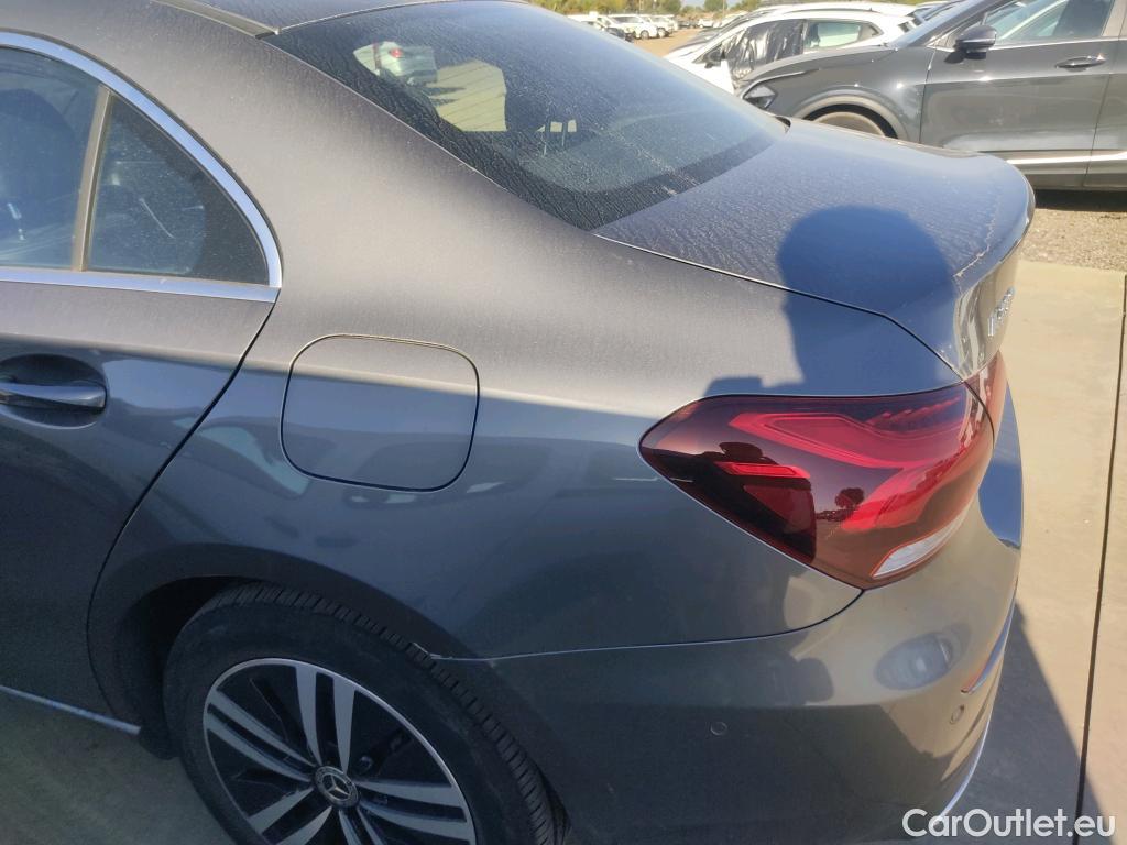  Mercedes  A-Klasse MERCEDES-BENZ Clase A / 2018 / 4P / sedán Sedán A 250 e #14