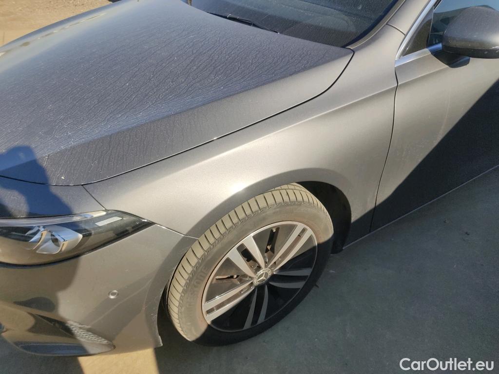  Mercedes  A-Klasse MERCEDES-BENZ Clase A / 2018 / 4P / sedán Sedán A 250 e #18