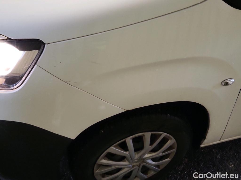  Citroen  Berlingo CITROEN  / 2018 / 5P / combi Talla M BlueHDi 100 S&S LIVE PACK (IND) (AC) #19