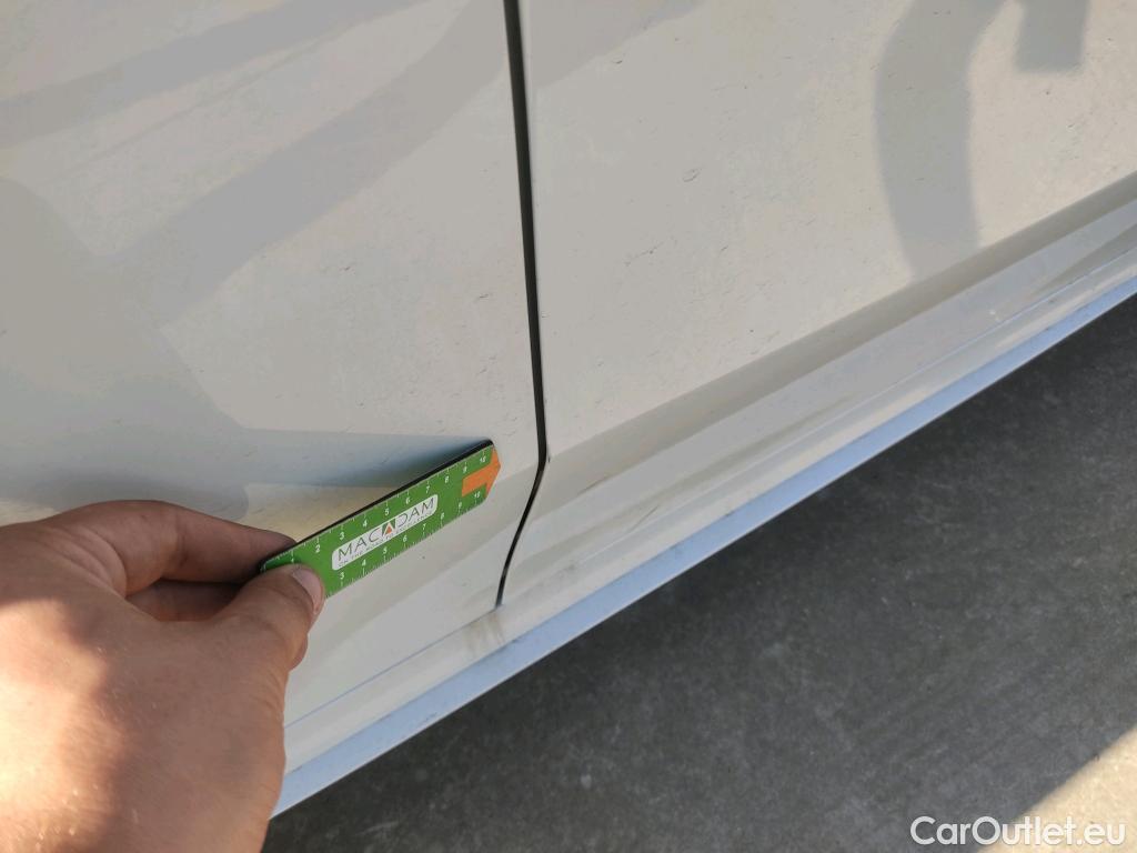  Mercedes  A-Klasse MERCEDES-BENZ Clase A / 2018 / 5P / berlina con portón A 250 e #15