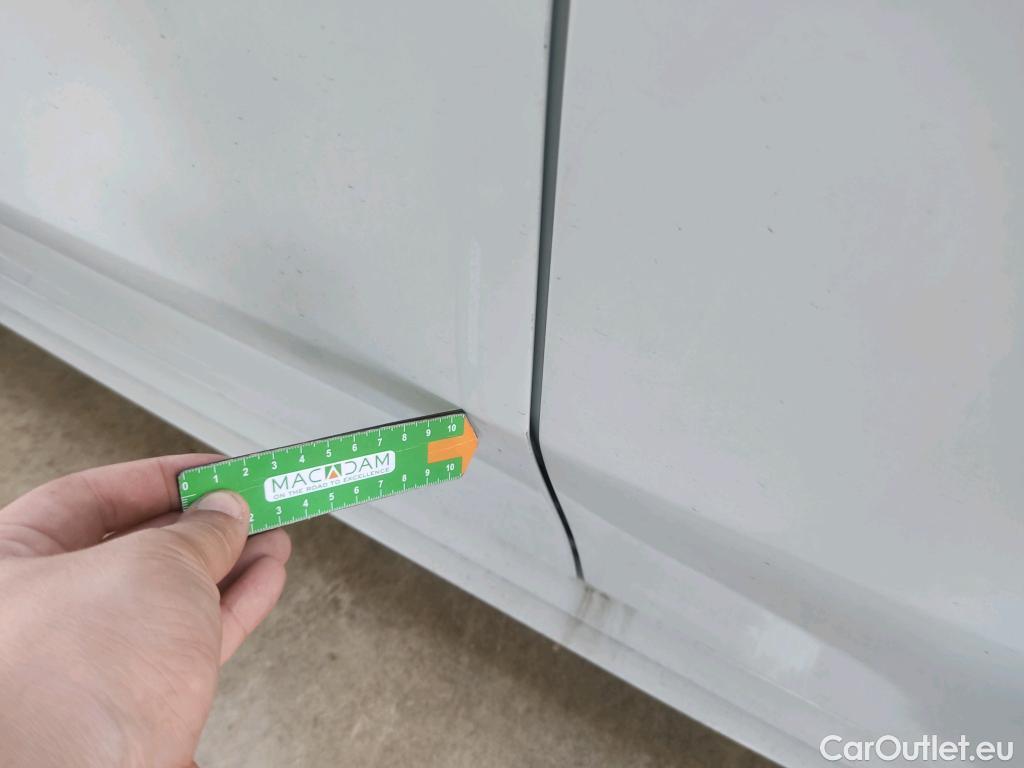  Mercedes  A-Klasse MERCEDES-BENZ Clase A / 2018 / 5P / berlina con portón A 250 e #4