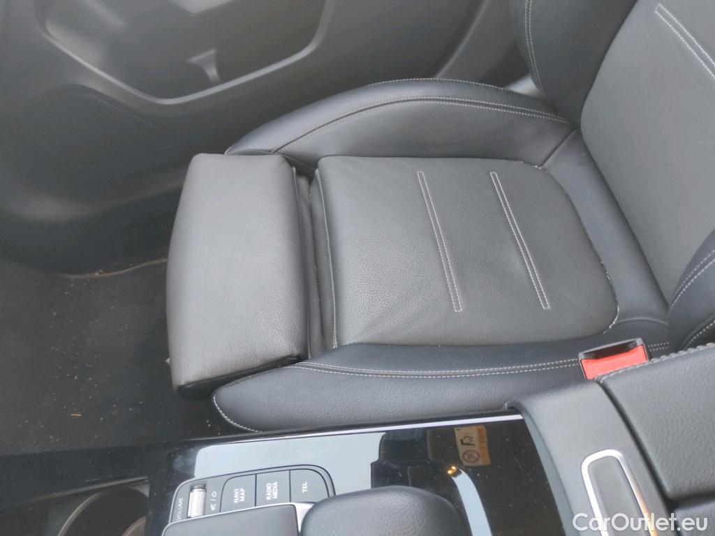  Mercedes  A-Klasse MERCEDES-BENZ Clase A / 2018 / 5P / berlina con portón A 250 e #6