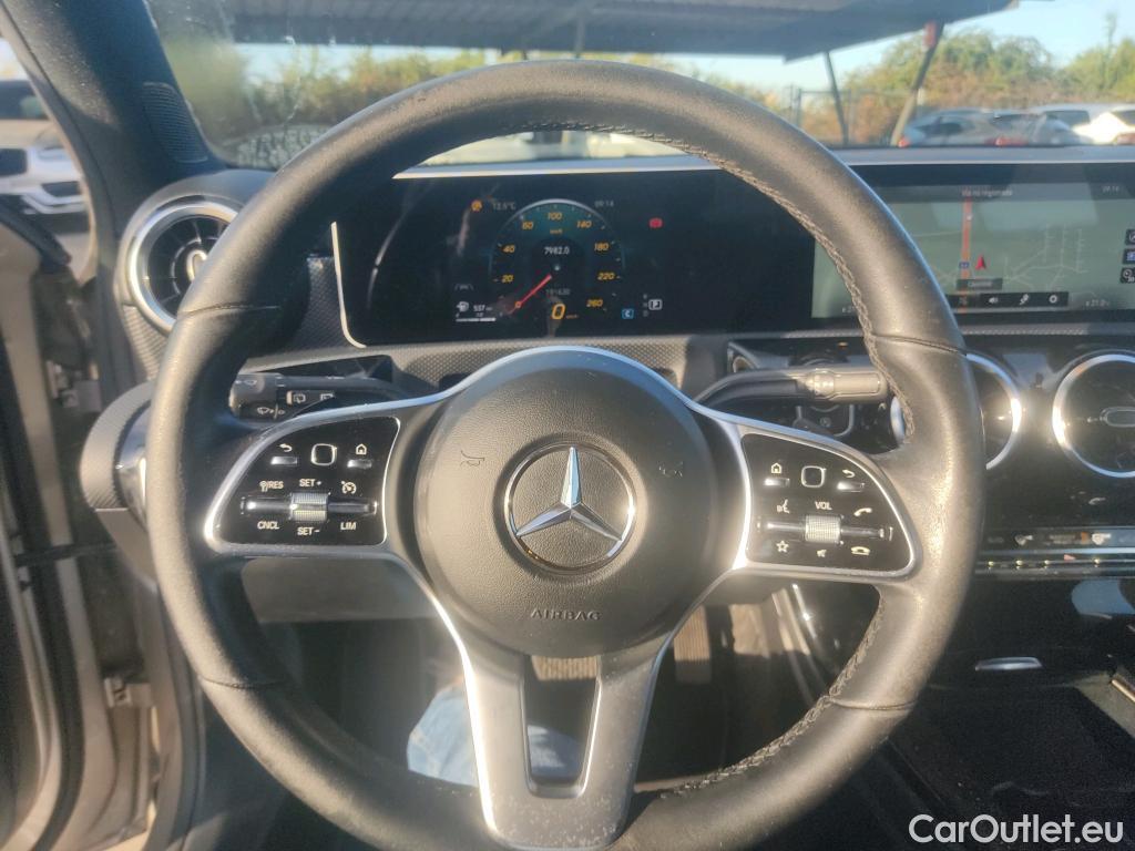  Mercedes  A-Klasse MERCEDES-BENZ Clase A / 2018 / 5P / berlina con portón A 180 d #18