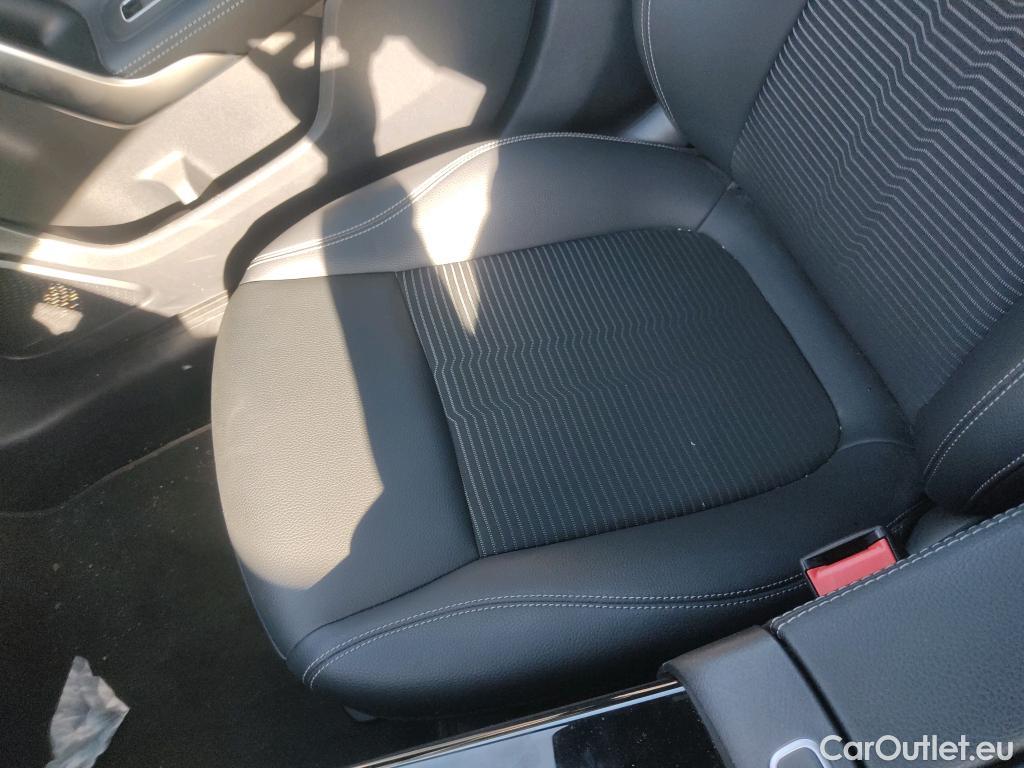  Mercedes  A-Klasse MERCEDES-BENZ Clase A / 2018 / 4P / sedán Sedán A 250 e #12