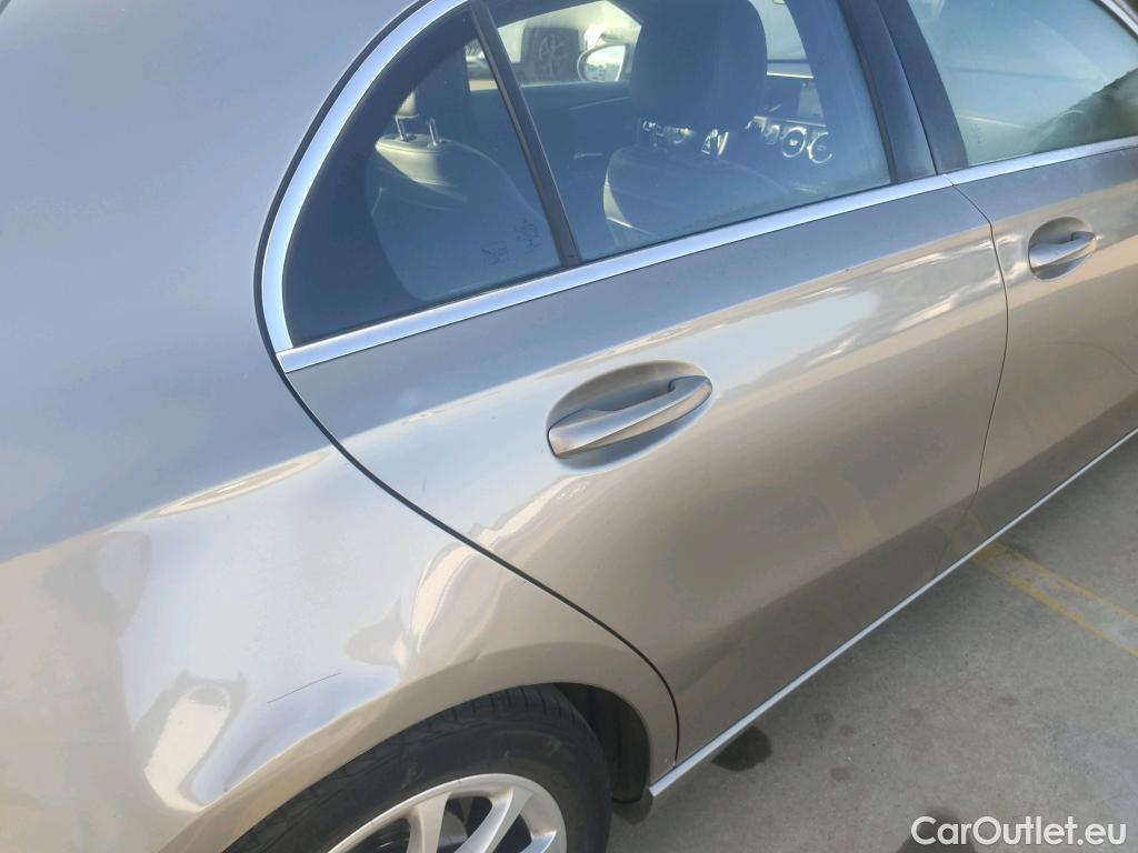  Mercedes  A-Klasse MERCEDES-BENZ Clase A / 2018 / 5P / berlina con portón A 180 d #12