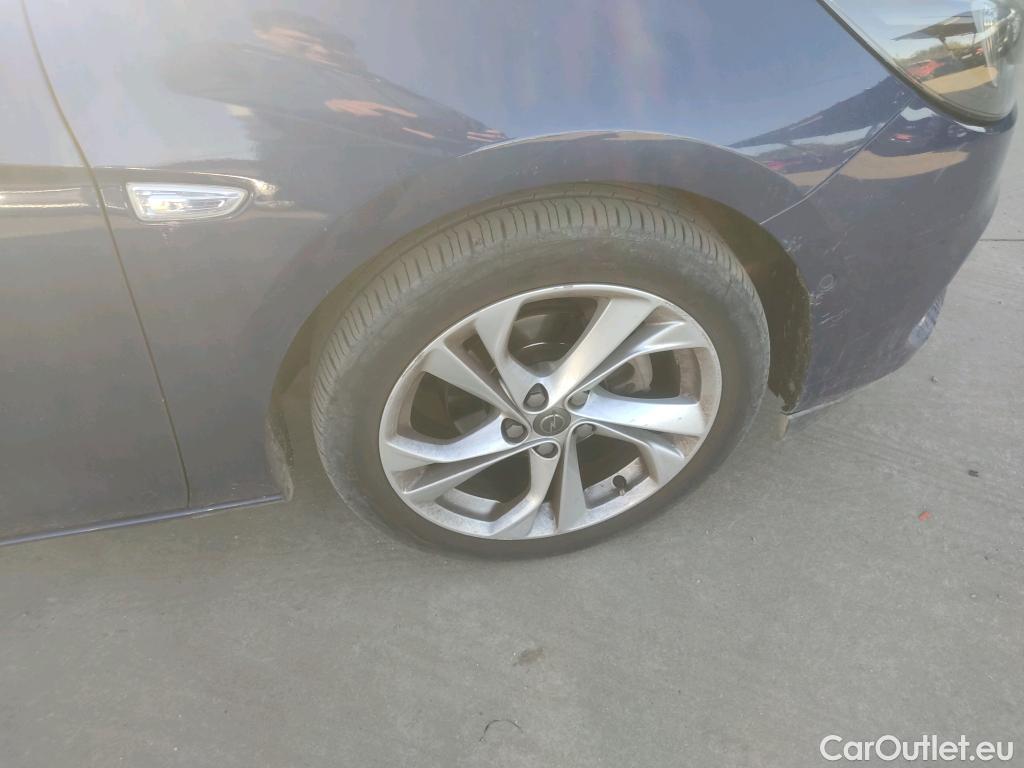  Opel  Astra OPEL  / 2019 / 5P / berlina con portón 1.2T SHT 96kW (130CV) GS Line #32