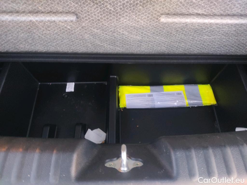  KIA  XCeed KIA  / 2019 / 5P / todoterreno 1.5 MHEV Tech 118kW (160CV) DCT #12