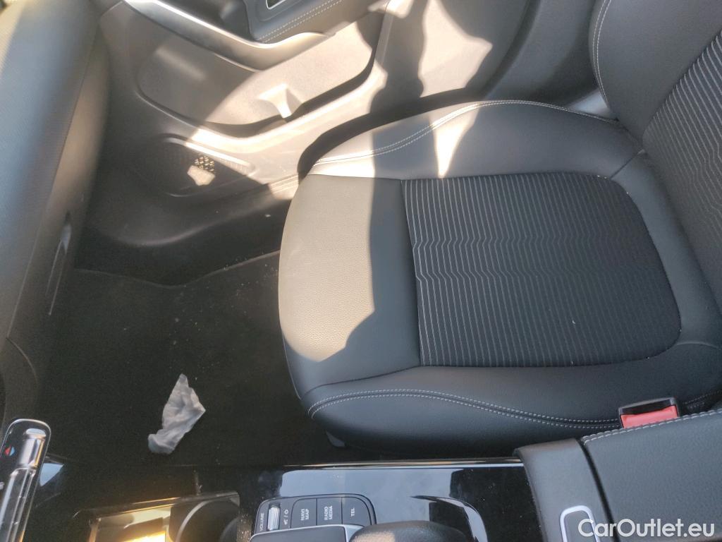  Mercedes  A-Klasse MERCEDES-BENZ Clase A / 2018 / 4P / sedán Sedán A 250 e #13