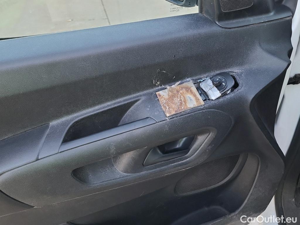  Opel  Combo OPEL  / 2018 / 3P / furgón derivado de turismo 1.6 TD S/S 74kW (100CV) Express L H1 650 #3