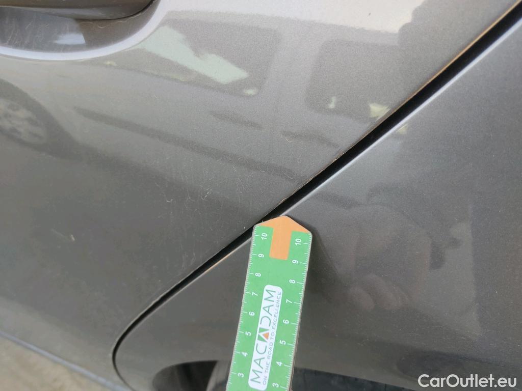  Mercedes  A-Klasse MERCEDES-BENZ Clase A / 2018 / 4P / sedán Sedán A 250 e #17