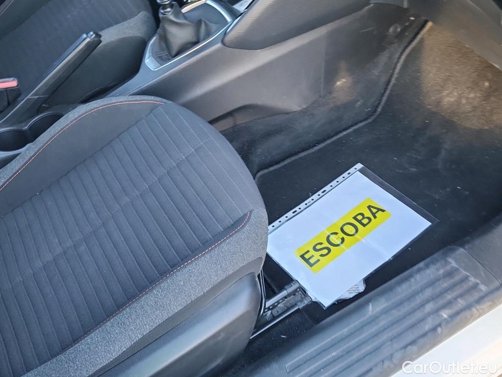  Peugeot  2008 PEUGEOT  / 2019 / 5P / todoterreno Active Puretech 100 S&S BVM6 #30