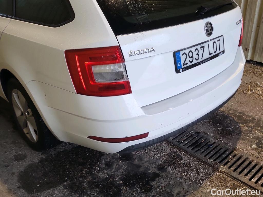  Skoda  Octavia SKODA  / 2016 / 5P / familiar Combi 1.6 TDI CR 85KW (115CV) Ambition #13