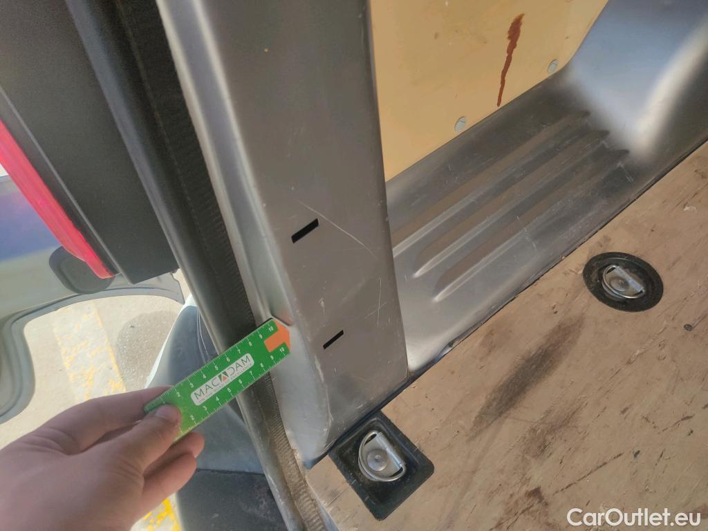  Peugeot  Expert PEUGEOT  / 2016 / 4P / furgón Furgón Premium 2.0 BlueHDi 120 S&S Long #18