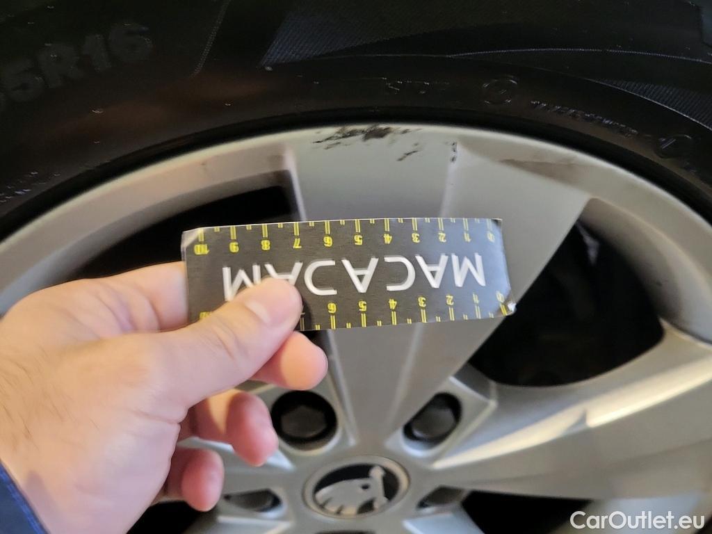  Skoda  Octavia SKODA  / 2016 / 5P / familiar Combi 1.6 TDI CR 85KW (115CV) Ambition #23