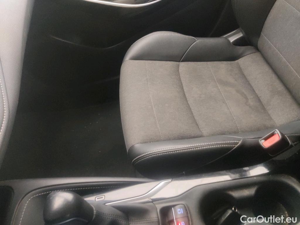  Toyota  Corolla TOYOTA  / 2019 / 5P / familiar 2.0 180H STYLE E-CVT TOURING SPORT #23