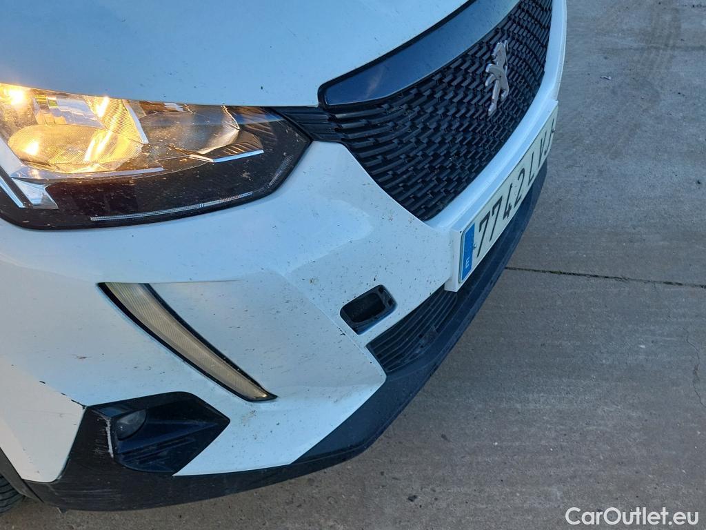  Peugeot  2008 PEUGEOT  / 2019 / 5P / todoterreno Active Puretech 100 S&S BVM6 #18