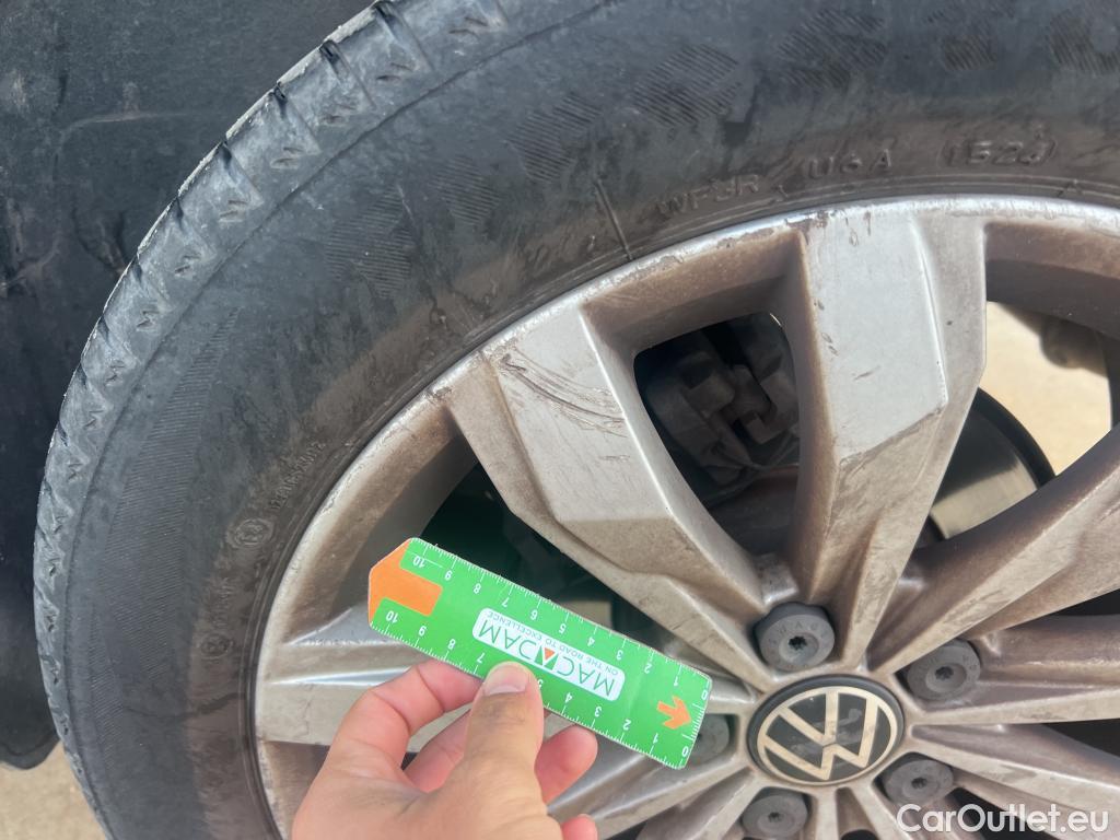  Volkswagen  T-ROC VOLKSWAGEN  / 2017 / 5P / todoterreno Advance 1.6 TDI 85kW (115CV) #6