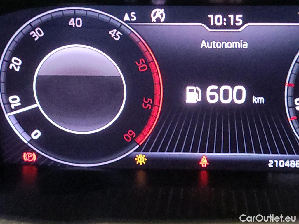  Skoda  Octavia SKODA  / 2016 / 5P / familiar Combi 1.6 TDI CR 85KW (115CV) Ambition #21